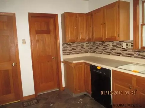 63 Spruce St, Schenectady, NY 12304 photo 13