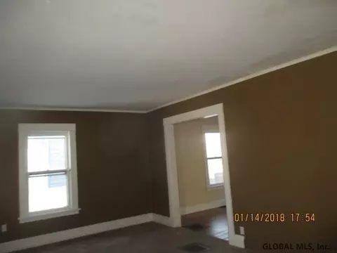 63 Spruce St, Schenectady, NY 12304 photo 6