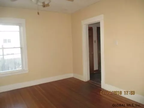 63 Spruce St, Schenectady, NY 12304 photo 9