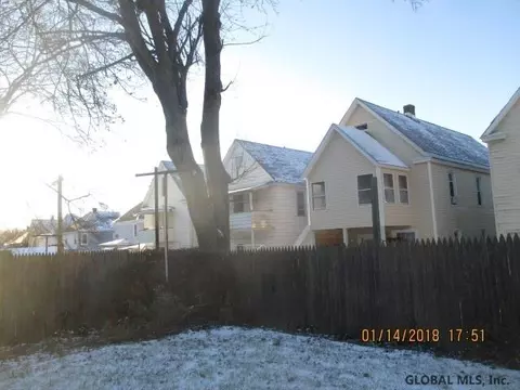 63 Spruce St, Schenectady, NY 12304 photo 4