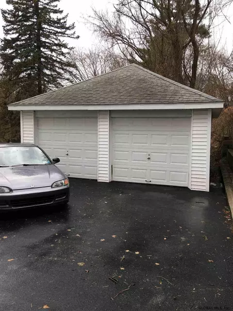 6 Lomasney Ave, Schenectady, NY 12308 photo 3