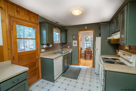 266 Elsmere Ave, Delmar, NY 12054 photo 8