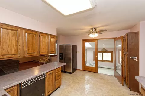 3641 Lydius St, Schenectady, NY 12303 photo 11