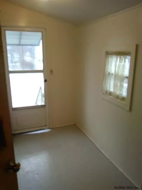 472 Olean St, Schenectady, NY 12306 photo 19