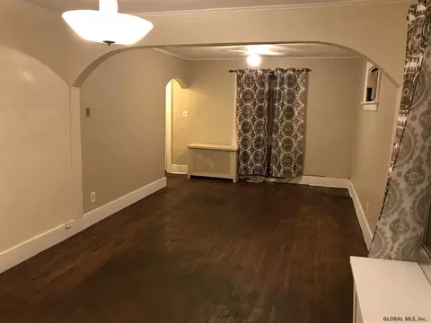 472 Olean St, Schenectady, NY 12306 photo 2