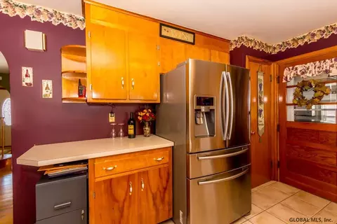 2811 Caroline Ave, Schenectady, NY 12306 photo 8