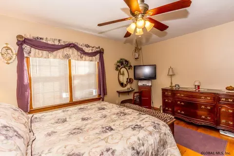 2811 Caroline Ave, Schenectady, NY 12306 photo 14