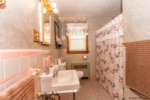 2811 Caroline Ave, Schenectady, NY 12306 photo 11