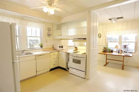 1471 Sumner Ave, Schenectady, NY 12309 photo 6