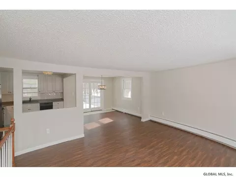 15 Christina Ct, Saratoga Springs, NY 12866 photo 4