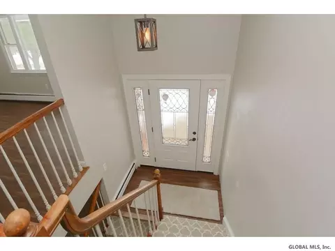 15 Christina Ct, Saratoga Springs, NY 12866 photo 2