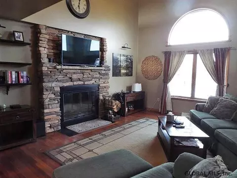 403 Mckay Rd, Amsterdam, NY 12010 photo 4