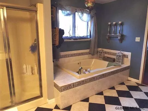 403 Mckay Rd, Amsterdam, NY 12010 photo 11