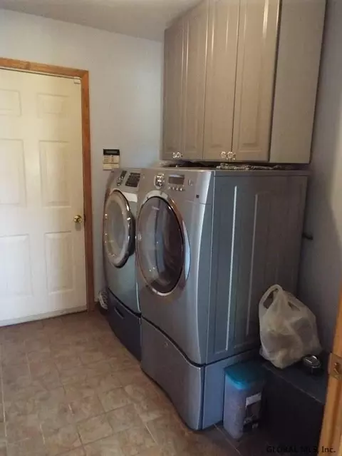 403 Mckay Rd, Amsterdam, NY 12010 photo 20