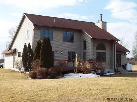 403 Mckay Rd, Amsterdam, NY 12010 photo 2