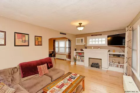 1280 Baker Ave, Schenectady, NY 12309 photo 4