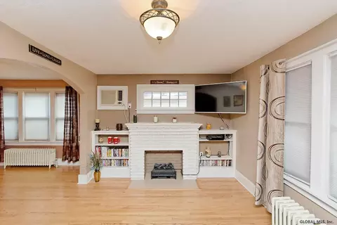 1280 Baker Ave, Schenectady, NY 12309 photo 5