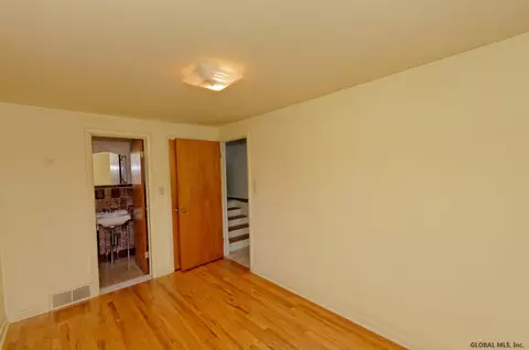 2359 Pine Ave, Schenectady, NY 12304 photo 15