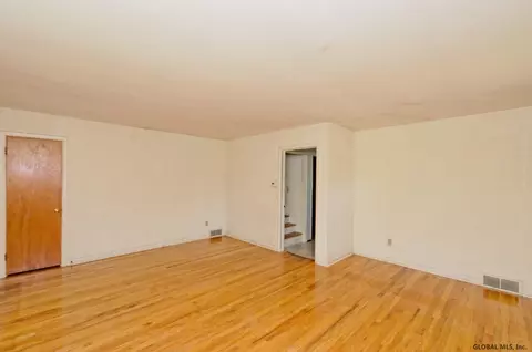 2359 Pine Ave, Schenectady, NY 12304 photo 7