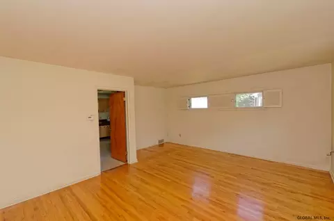 2359 Pine Ave, Schenectady, NY 12304 photo 6