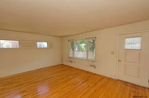 2359 Pine Ave, Schenectady, NY 12304 photo 5