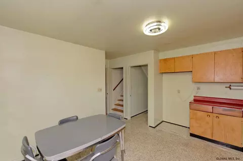 2359 Pine Ave, Schenectady, NY 12304 photo 9