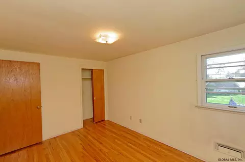 2359 Pine Ave, Schenectady, NY 12304 photo 12