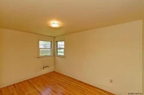 2359 Pine Ave, Schenectady, NY 12304 photo 14