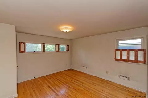 2359 Pine Ave, Schenectady, NY 12304 photo 17