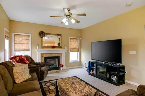 94 Brookhaven Ln, Glenmont, NY 12077 photo 8
