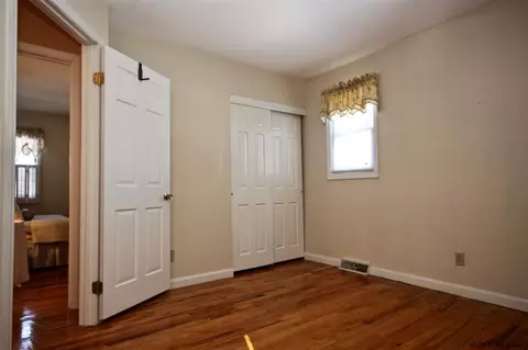 76 Parkwyn Dr, Delmar, NY 12054 photo 19