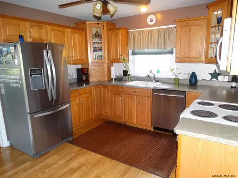 48 Cherry Ave, Delmar, NY 12054 photo 4