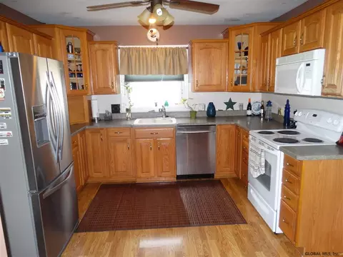 48 Cherry Ave, Delmar, NY 12054 photo 17