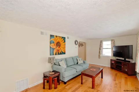 1013 Obrien Ave, Schenectady, NY 12303 photo 3