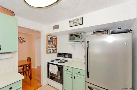 1013 Obrien Ave, Schenectady, NY 12303 photo 11