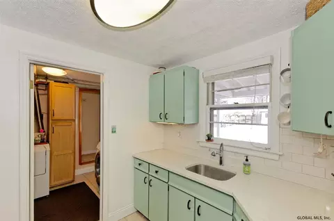 1013 Obrien Ave, Schenectady, NY 12303 photo 13