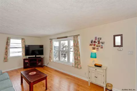 1013 Obrien Ave, Schenectady, NY 12303 photo 4