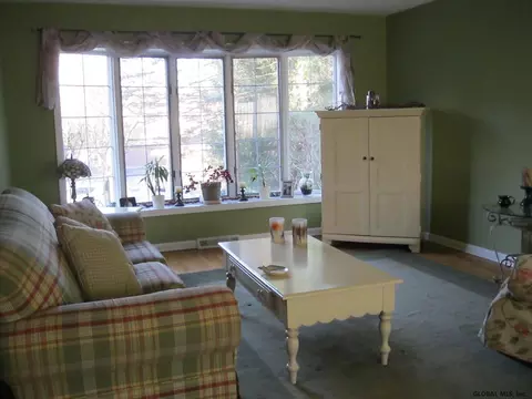 41 Daniel St, Slingerlands, NY 12159 photo 2
