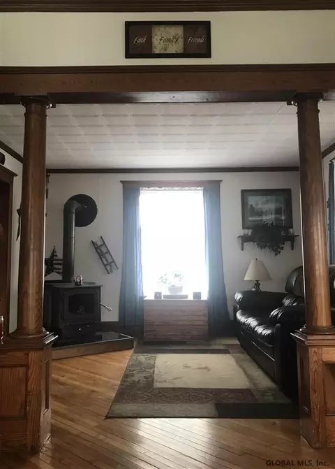 11 Lafayette St, Palatine, NY 13428 photo 2