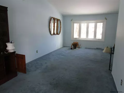 305 Oregon Ave, Schenectady, NY 12304 photo 4