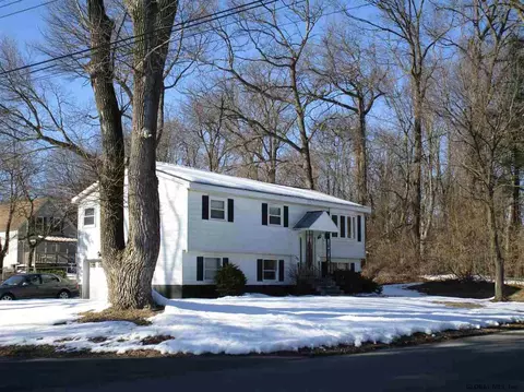 305 Oregon Ave, Schenectady, NY 12304 photo 2