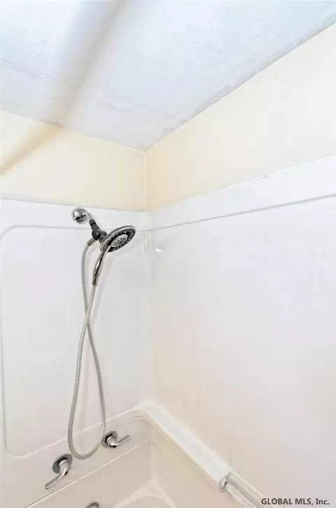 486 Bradford Rd, Schenectady, NY 12304 photo 19