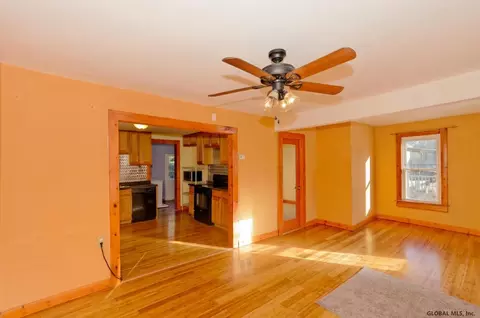 486 Bradford Rd, Schenectady, NY 12304 photo 7