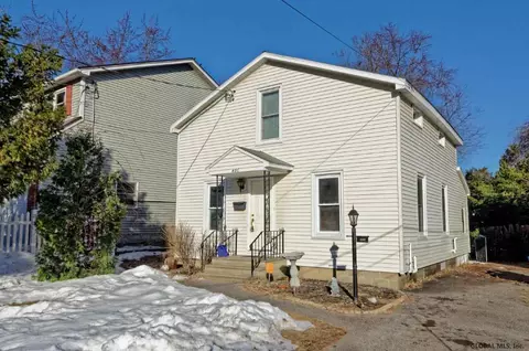 486 Bradford Rd, Schenectady, NY 12304 photo 2