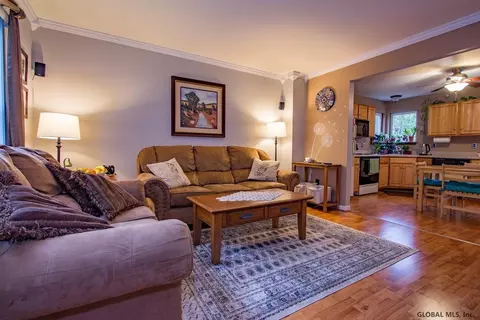 494 Chadwick Rd, Schenectady, NY 12304 photo 4