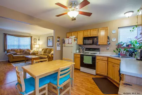 494 Chadwick Rd, Schenectady, NY 12304 photo 7