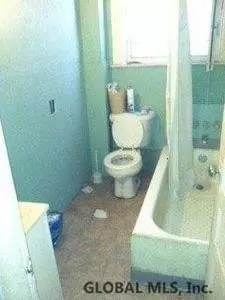 14 Eagle St, Schenectady, NY 12307 photo 7