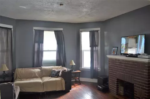 131 Elder St, Schenectady, NY 12304 photo 2