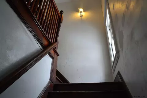 131 Elder St, Schenectady, NY 12304 photo 7