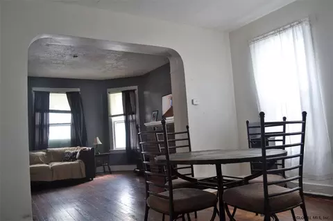 131 Elder St, Schenectady, NY 12304 photo 3